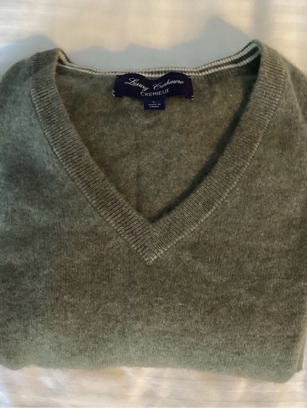 Men’s Luxury Cashmere Cremieux VNeck Sweater L